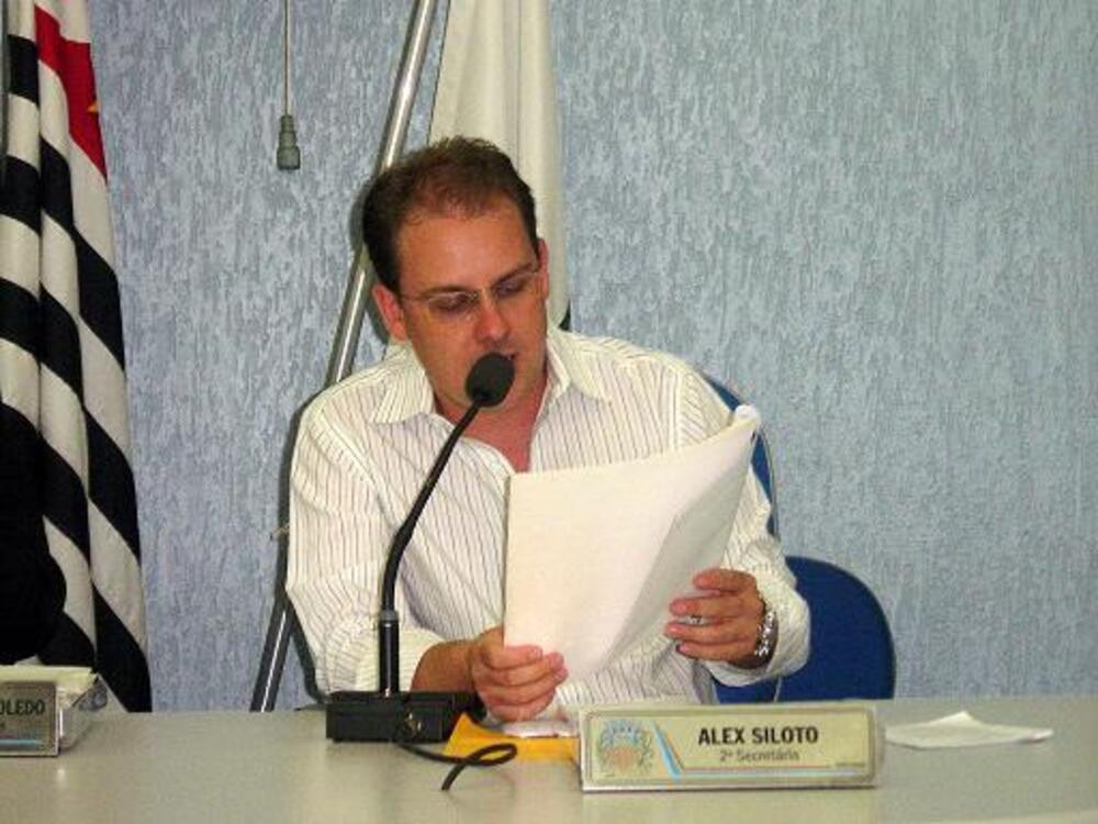 ALEX PEDE REDUTOR DE VELOCIDADE NA IMIGRANTES