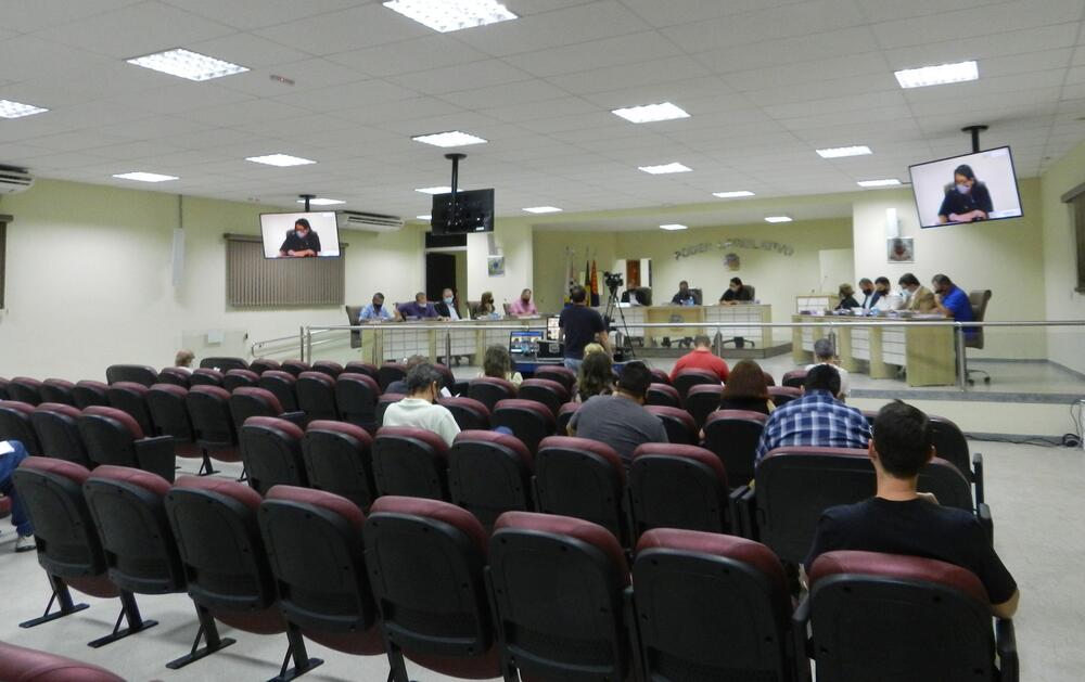 APROVADO EM 2ª VOTAÇÃO PL QUE DETERMINA PUBLICAÇÃO DE VACINADOS CONTRA COVID-19
