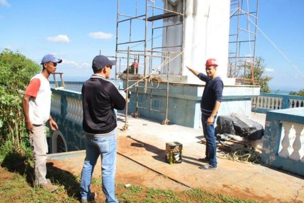 ADRIANO VITOR FISCALIZA OBRAS DE REVITALIZAÇÃO DO CRISTO