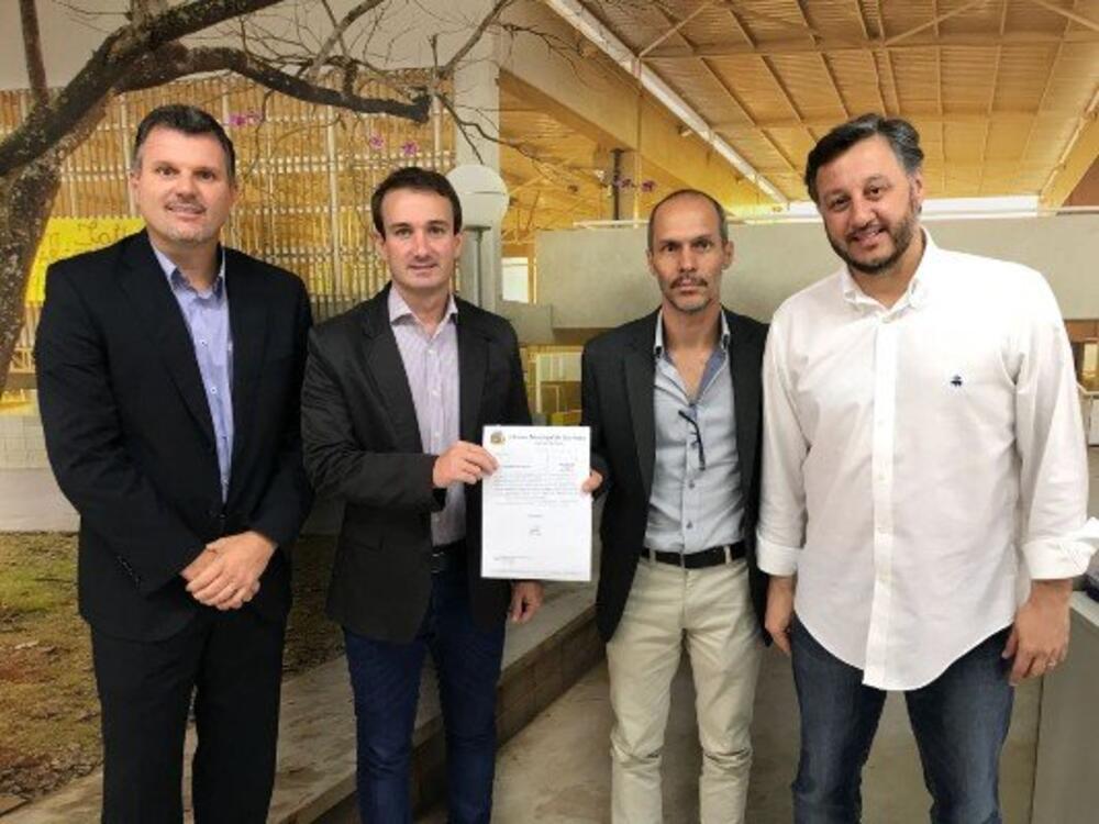 ROBINHO BUSCA MELHORIAS PARA E.E. “JOSÉ ABÍLIO DE PAULA”