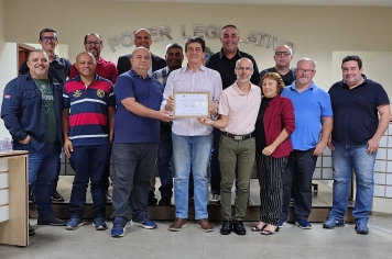 Moção de Aplausos e Congratulações