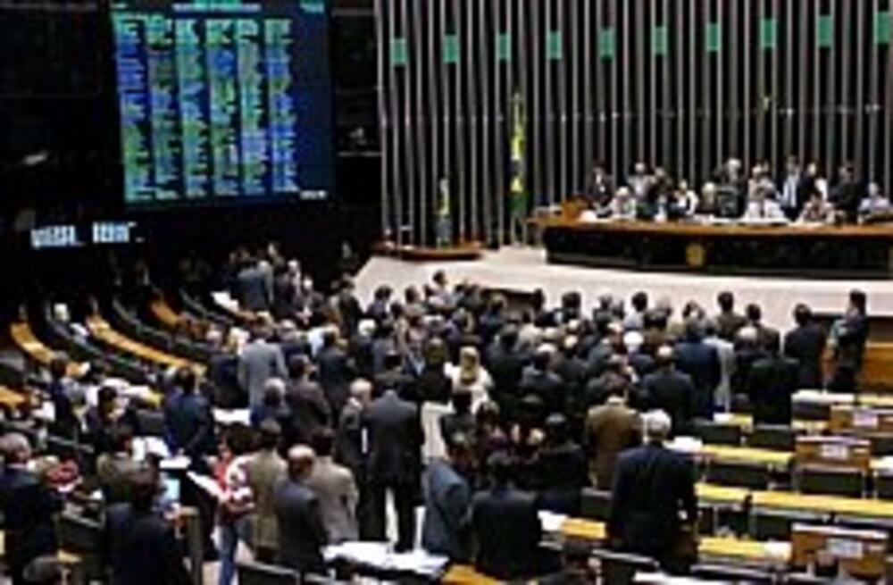 DEPUTADOS APROVAM PEC QUE AUMENTA O NÚMERO DE VEREADORES DO PAÍS