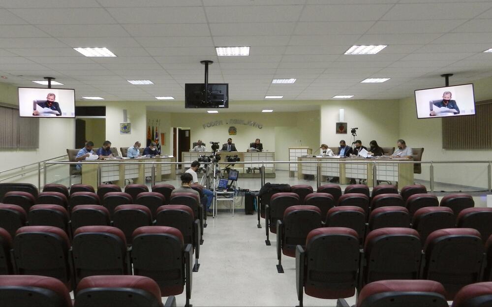 VEREADORES APROVAM PROJETO QUE CONCEDE TÍTULO DE CIDADÃO A VETERINÁRIO ADEMIR DE LUCAS