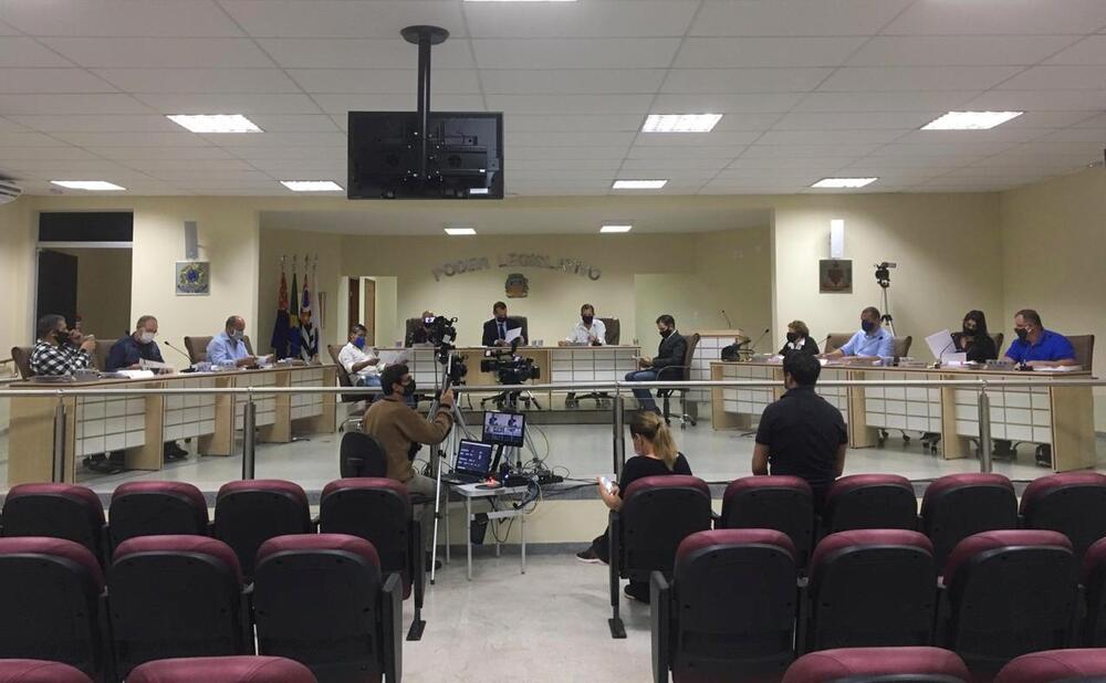 VEREADORES APROVAM MOÇÃO DE APLAUSOS AO VETERINÁRIO ADEMIR DE LUCAS