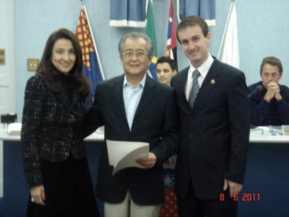 DR. OSWALDO OKUSU RECEBE HOMENAGEM
