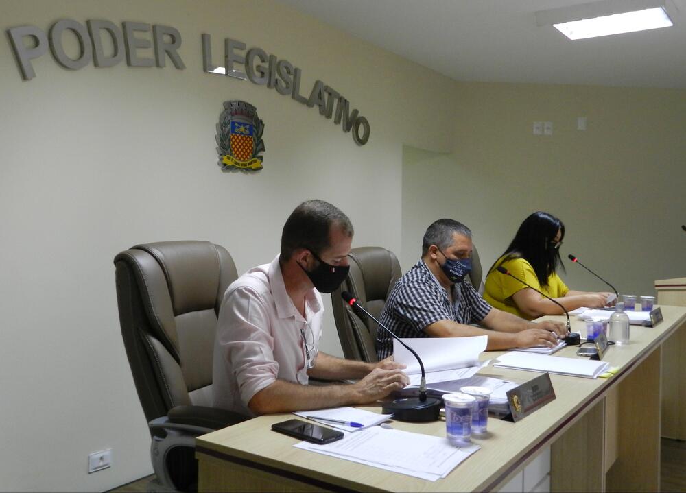 CÂMARA APROVA MOÇÃO DE APLAUSOS PARA SERVIDORES DO CRAS