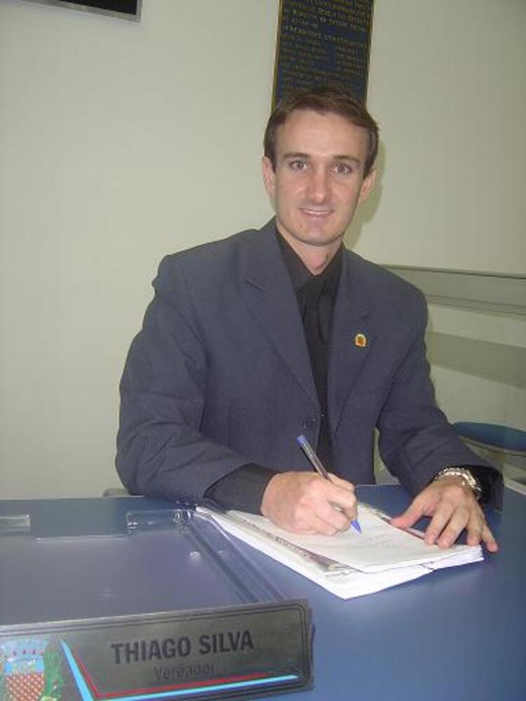 CAMINHÃO APREENDIDO É MOTIVO DE REQUERIMENTO DO VEREADOR THIAGO