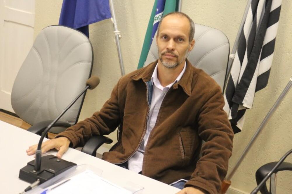 ROBINHO SOLICITA PLACAS COM NOMES DE RUAS NAS CHÁCARAS DO BAIRRO LIMOEIRO