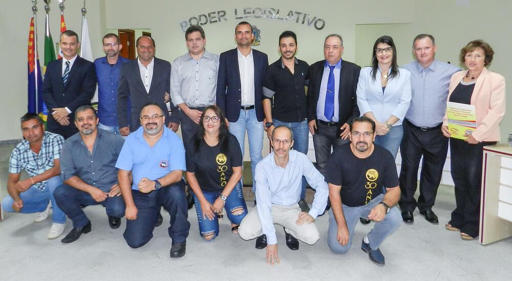 CÂMARA REALIZA ENTREGA DE MOÇÕES