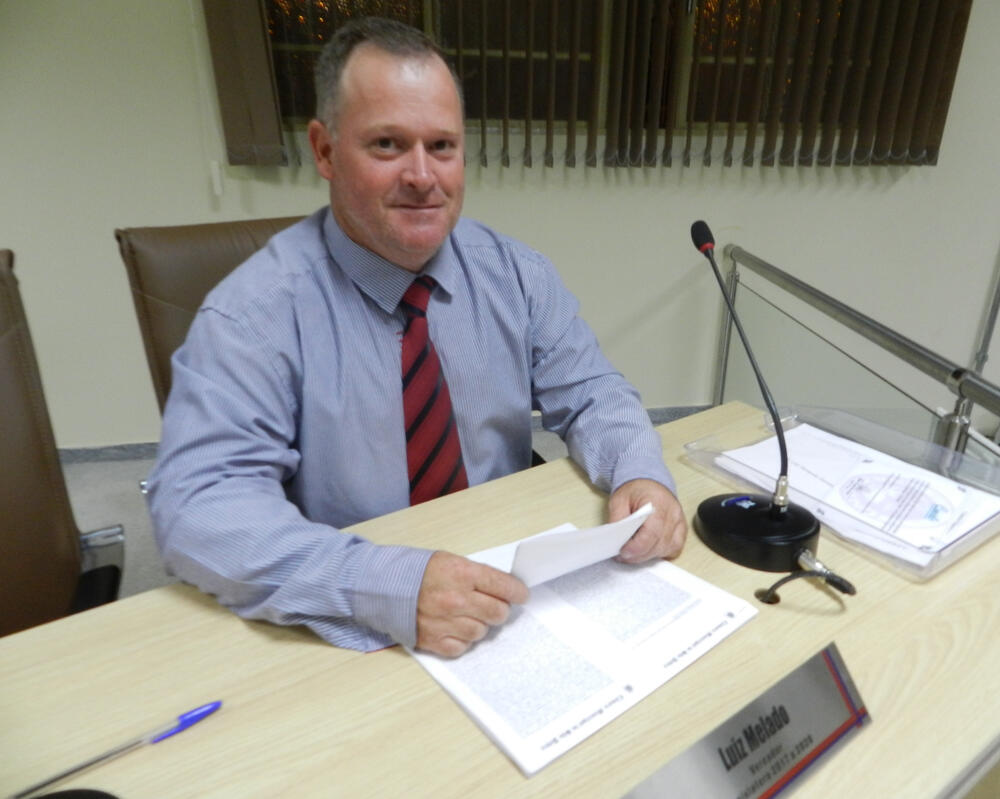 VEREADOR LUIZ MELADO SOLICITA MELHORIAS PARA O ESCOAMENTO DE ÁGUA NA RUA JOSÉ DELÍCIO