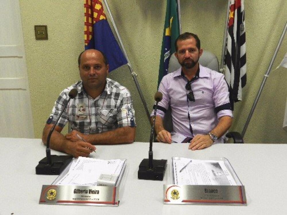 VEREADORES BRANCO E GILBERTO PEDEM LOMBADAS EM TRÊS VIAS DO MUNICÍPIO