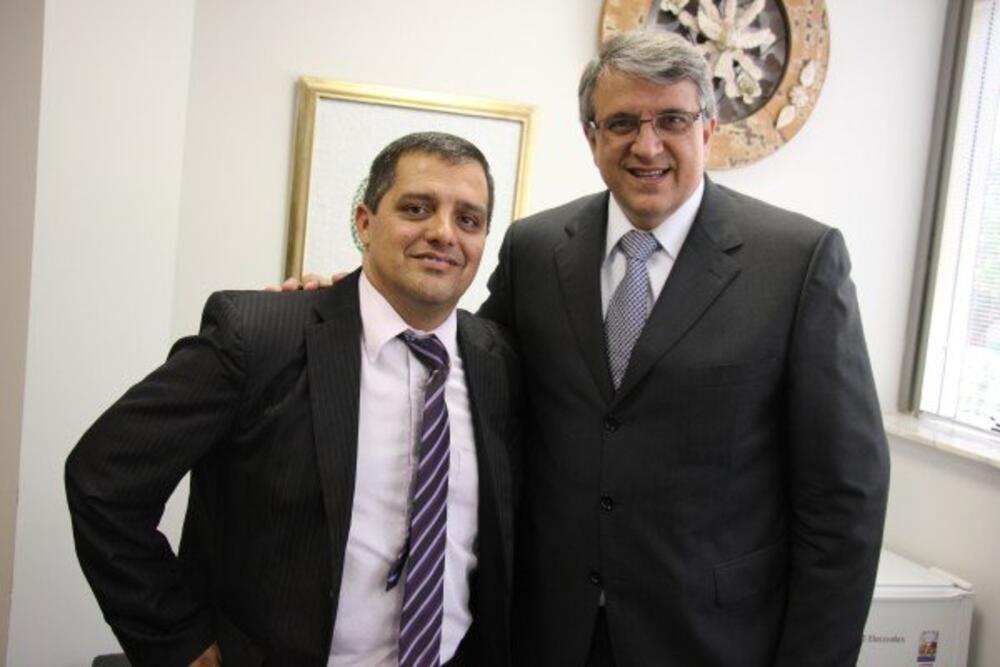 DÚ SOROCABA SOLICITA MICRO ÔNIBUS A DEPUTADO REINALDO ALGUZ