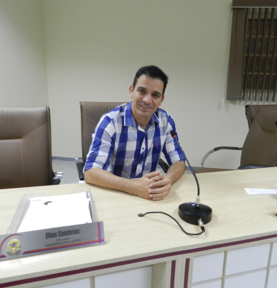 ELIAS CANDEIAS PEDE CONSTRUÇÃO DE QUADRA POLIESPORTIVA NA ETEC GUSTAVO TEIXEIRA