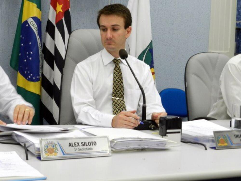 THIAGO SILVA REQUER INFORMAÇÕES AO EXECUTIVO MUNICIPAL