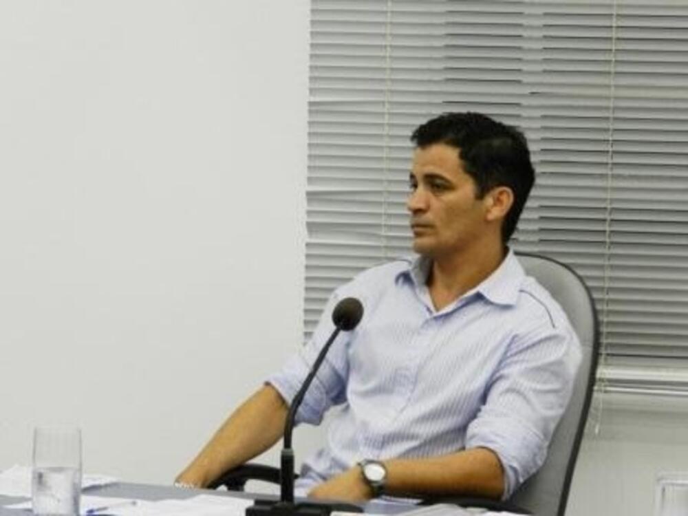 ELIAS SOLICITA PAVIMENTAÇÃO ASFÁLTICA NO BAIRRO NOVO HORIZONTE