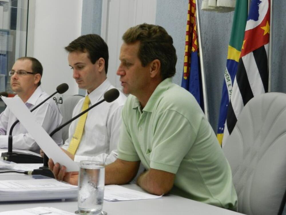 VEREADOR “TIDE” SOLICITA RECAPEAMENTO ASFÁLTICO