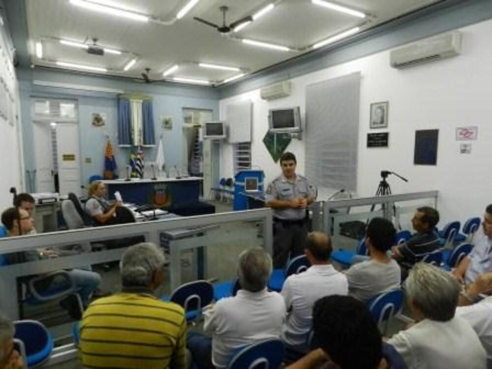 TAXISTAS SE REUNIRAM NA CÂMARA COM AUTORIDADES PARA DISCUTIR SEGURANÇA DA CIDADE