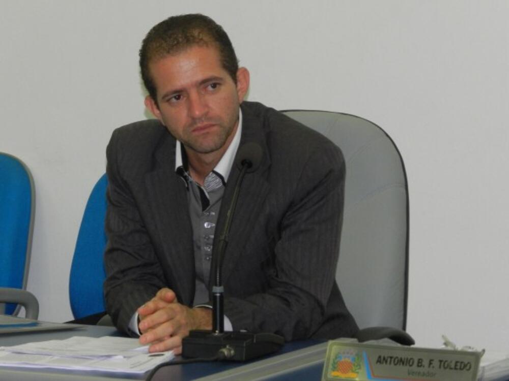 VEREADOR “BRANCO” REQUER MELHORIAS PARA PASSAGEIROS NOS ÔNIBUS DA VIAÇÃO PIRACEMA