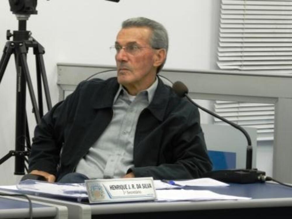 VEREADOR ITA REIVINDICA LIMPEZA DA PRAÇA GUSTAVO TEIXEIRA