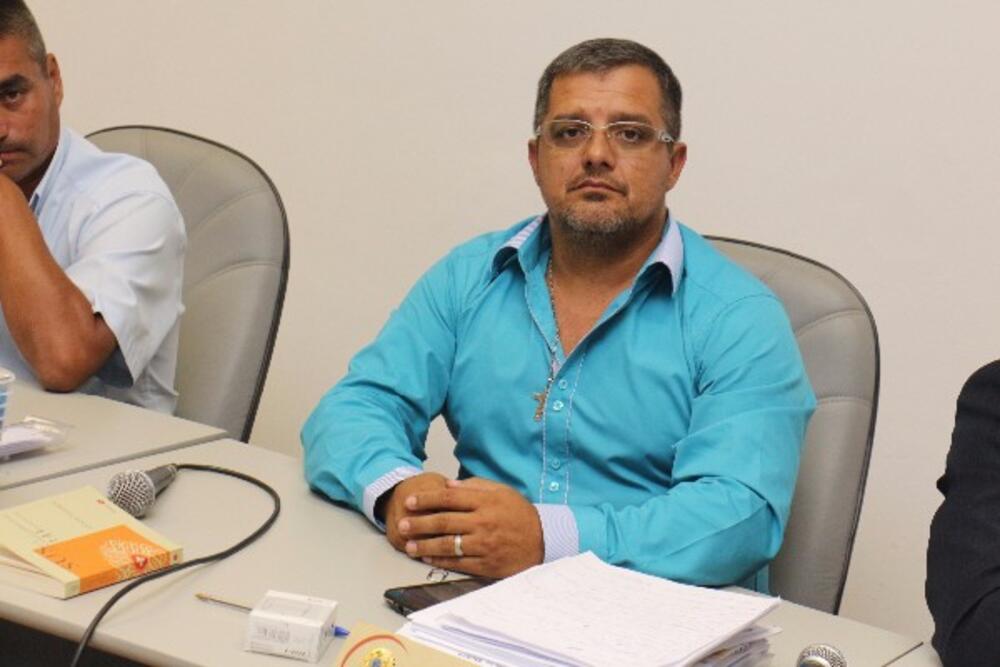 DU SOROCABA APRESENTA SUA INDICAÇÃO AO PLENÁRIO E REQUER QUE AS RUAS FECHADAS NO BAIRRO SULFORÓPOLIS SEJAM REABERTAS