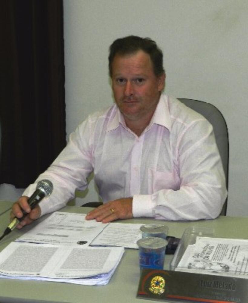 VEREADOR LUIZ MELADO PEDE MANUTENÇÃO NO PLAYGROUND DO PARQUE MARIA ANGÉLICA