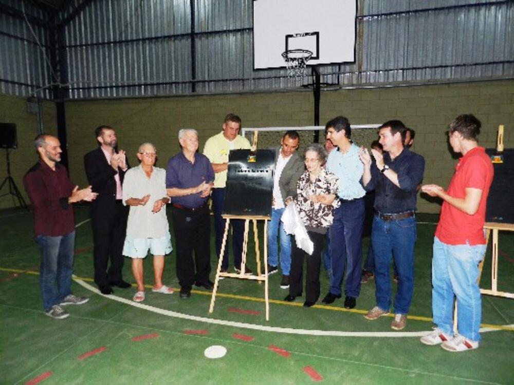 VEREADORES PARTICIPAM DE CERIMÔNIA DE ENTREGA DE MELHORIAS DA PRAÇA NO BAIRRO NOVA ESTÂNCIA