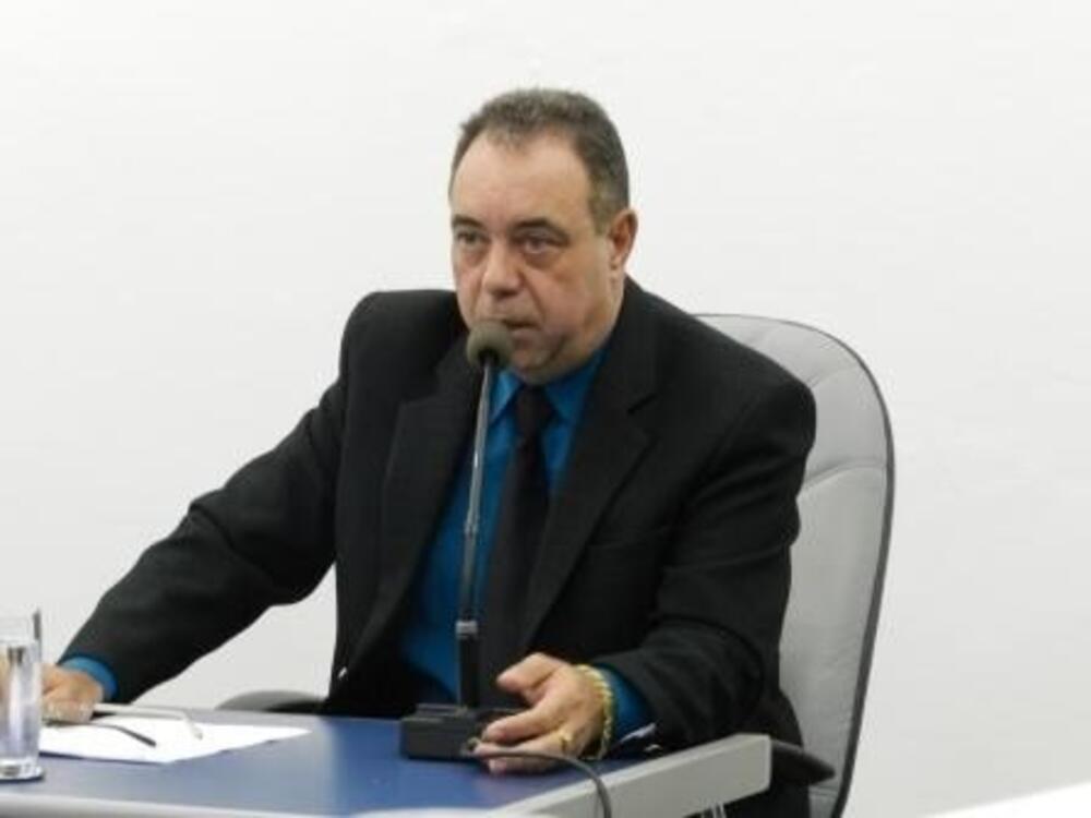 VEREADOR TONINHO REQUER INFORMAÇÕES SOBRE BRAÇOS DE LUZ NO BAIRRO VERTENTE DAS ÁGUAS