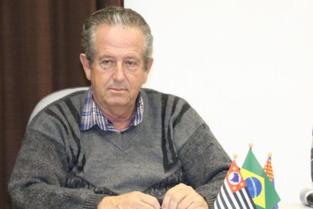 MÁRIO DE BARROS CONCEDE TÍTULO DE CIDADÃO SÃO PEDRENSE A JOSÉ MARINO MALOSSI ARGENTINO
