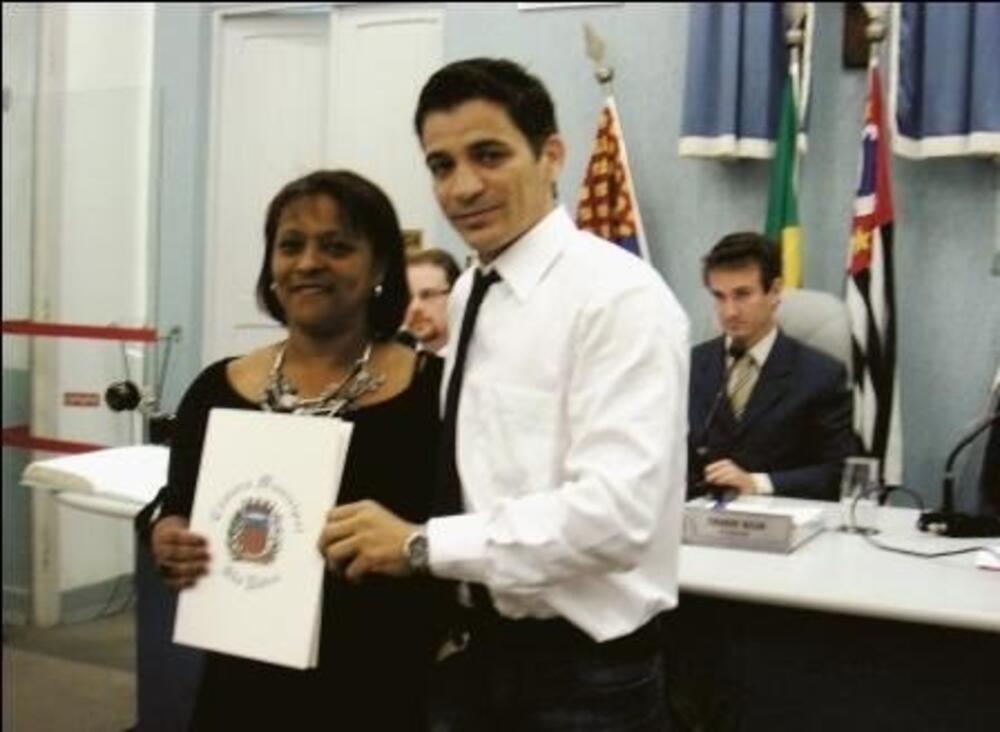 SECRETARIA DE LAZER E ESPORTES RECEBE HOMENAGEM