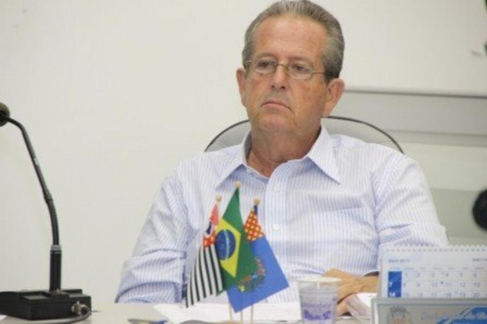 MÁRIO DE BARROS COBRA MELHORIAS DA OPERADORA VIVO