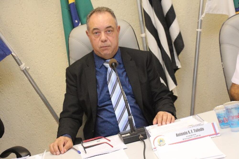 PRESIDENTE DA CÂMARA APRESENTA PROJETO DE LEI