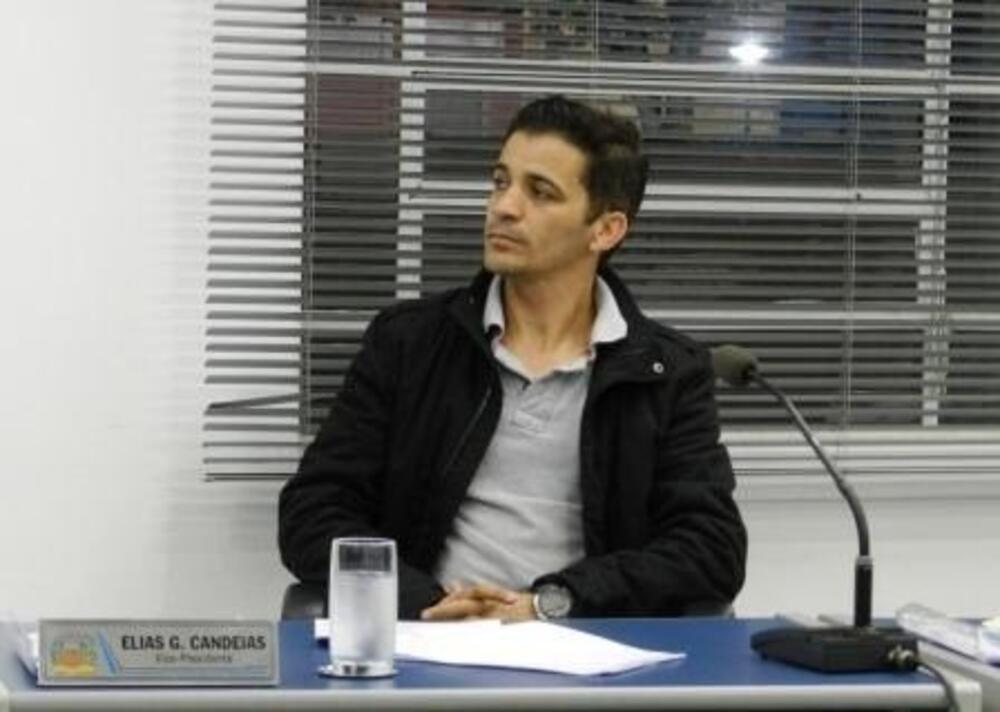 ELIAS CANDEIAS QUESTIONA EXECUTIVO SOBRE LOCAIS DE PAGAMENTO PARA TARIFA DE ÁGUA