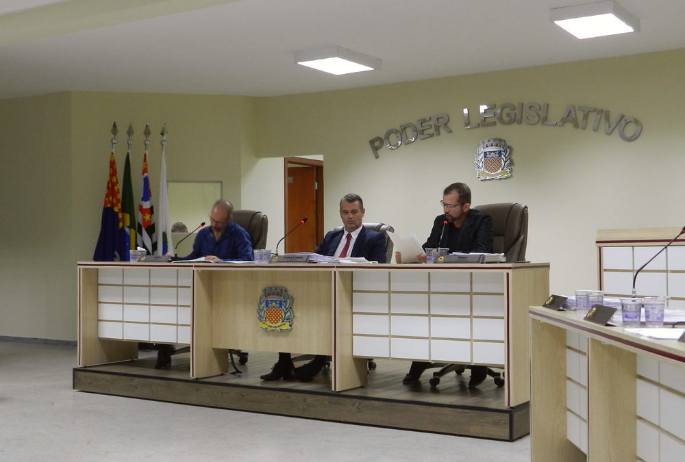 VEREADORES APROVAM PROJETO DO EXECUTIVO QUE REAJUSTA PAGAMENTO DA FRENTE DE TRABALHO