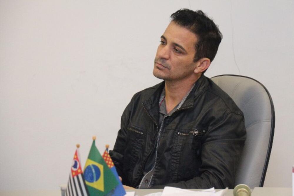 ELIAS CANDEIAS REQUER AOS CORREIOS A INSTALAÇÃO DE PONTO ELETRÔNICO E AUMENTO NO NÚMERO EFETIVO DE FUNCIONÁRIOS