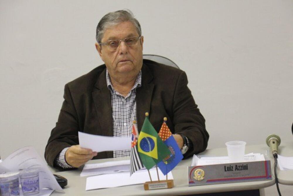 LUIZ AZZINI SUGERE A INSTALAÇÃO DE ACADEMIA AO AR LIVRE NA PRAÇA ADOLPHO BONIFÁCIO BRAGAIA