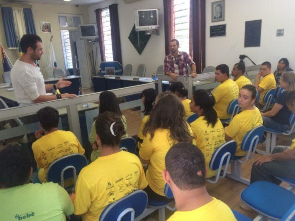 SEMANA NACIONAL DE INCLUSÃO: LEGISLATIVO RECEBE VISITA DE ALUNOS DA APAE