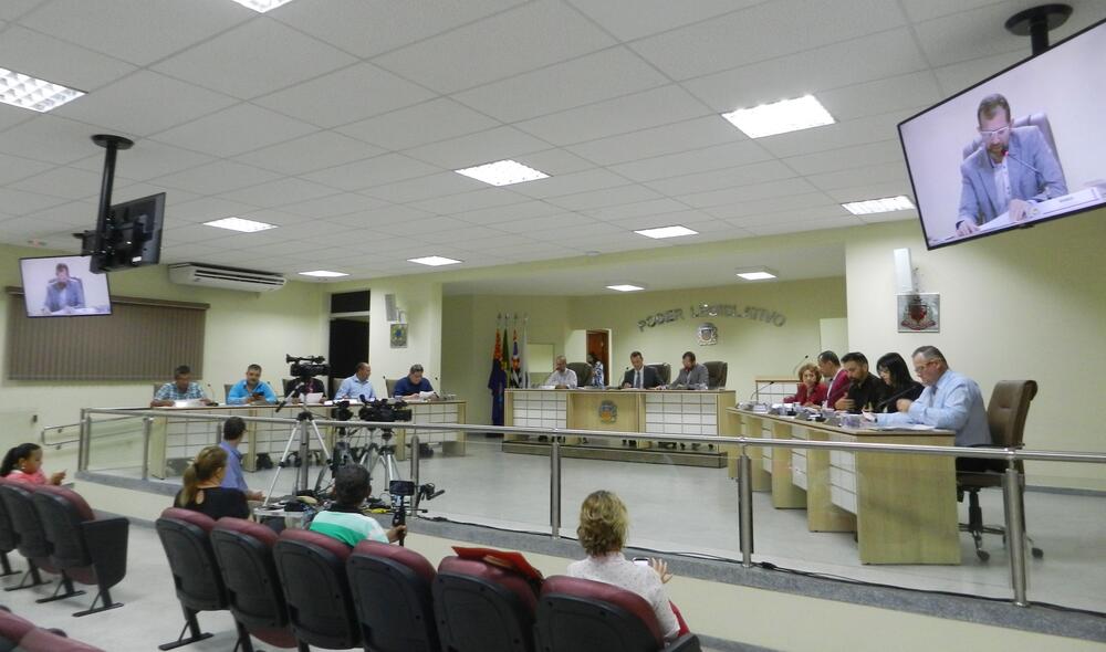 INDICAÇÃO PEDE MODIFICAÇÃO NO HORÁRIO DE COLETA DE LIXO EM SÃO PEDRO