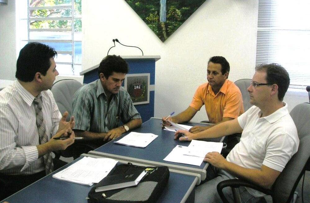 COMISSÕES SE REÚNEM PARA ANÁLISE DOS PROJETOS DO MUNICÍPIO