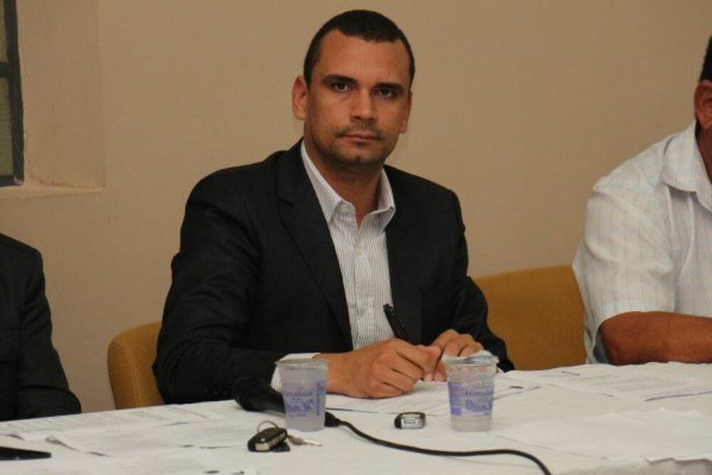 ADRIANO VITOR SUGERE A DIVULGAÇÃO DE VÍDEO INSTITUCIONAL DO MUNICÍPIO NOS MEIOS DE COMUNICAÇÃO