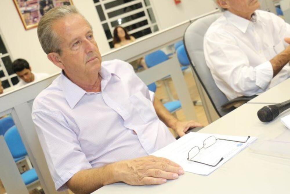 MÁRIO DE BARROS REQUER BENFEITORIAS PARA MUNICÍPES