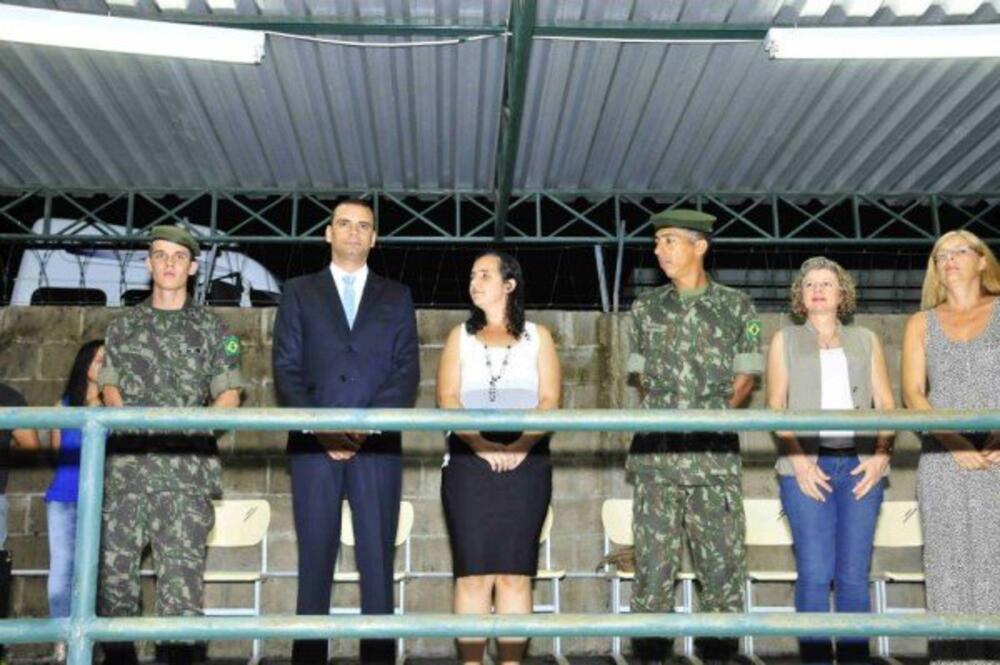 ADRIANO VITOR PRESTIGIA ATIRADORES DO TIRO DE GUERRA DE SÃO PEDRO