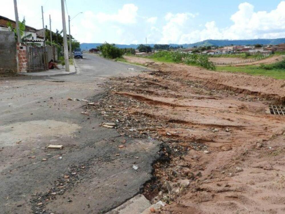 TIDE REQUER INFORMAÇÕES DO EXECUTIVO SOBRE BURACO NA AV. DOS BANDEIRANTES