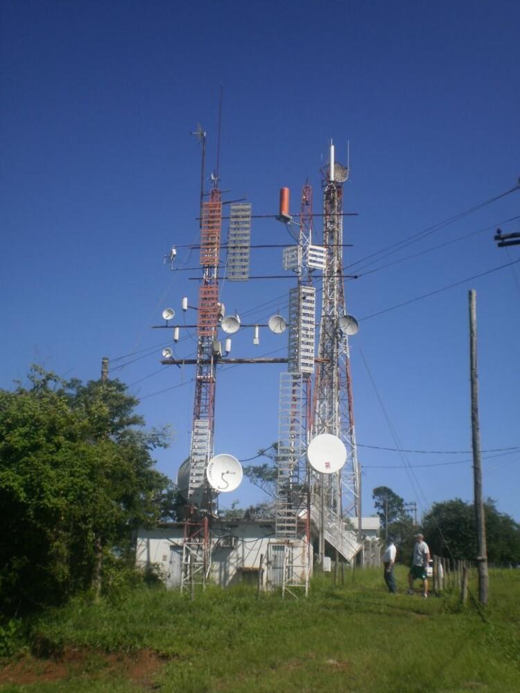 CONJUNTO DE TRANSMISSÃO DE SINAL DE TV ENCONTRA-SE EM PLENO ABANDONO