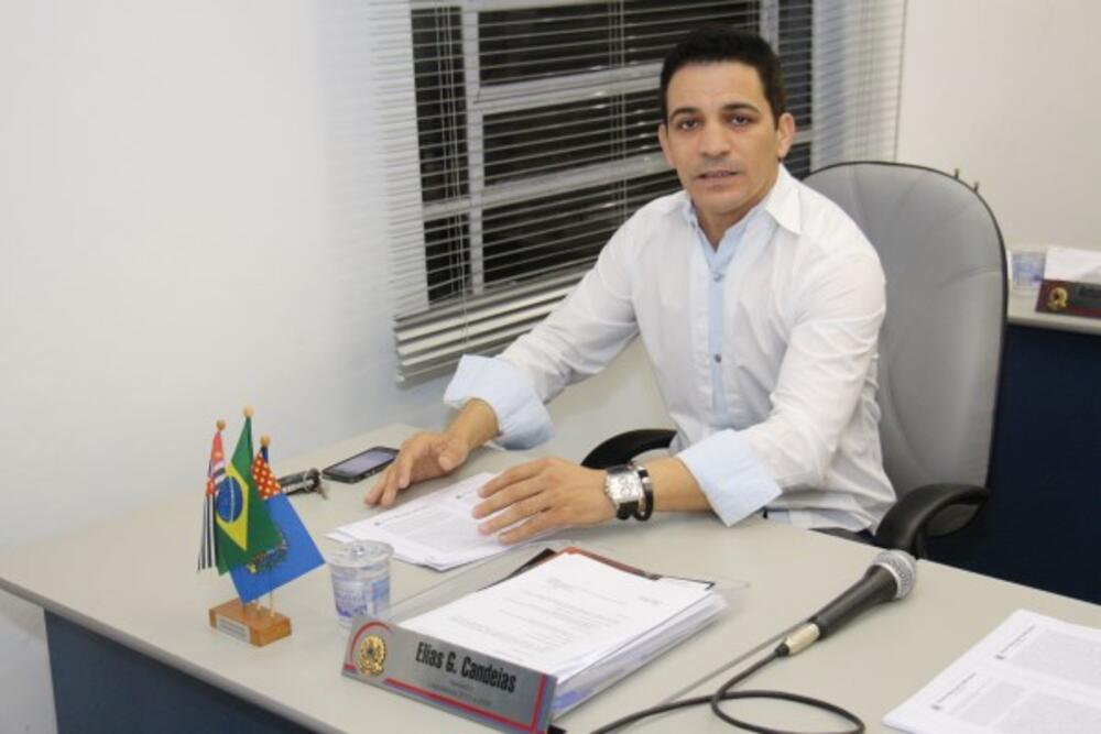 ELIAS CANDEIAS PROPÕE A CONSTRUÇÃO DE REDE DE ÁGUA E ESGOTO NO BAIRRO NOVA AURORA