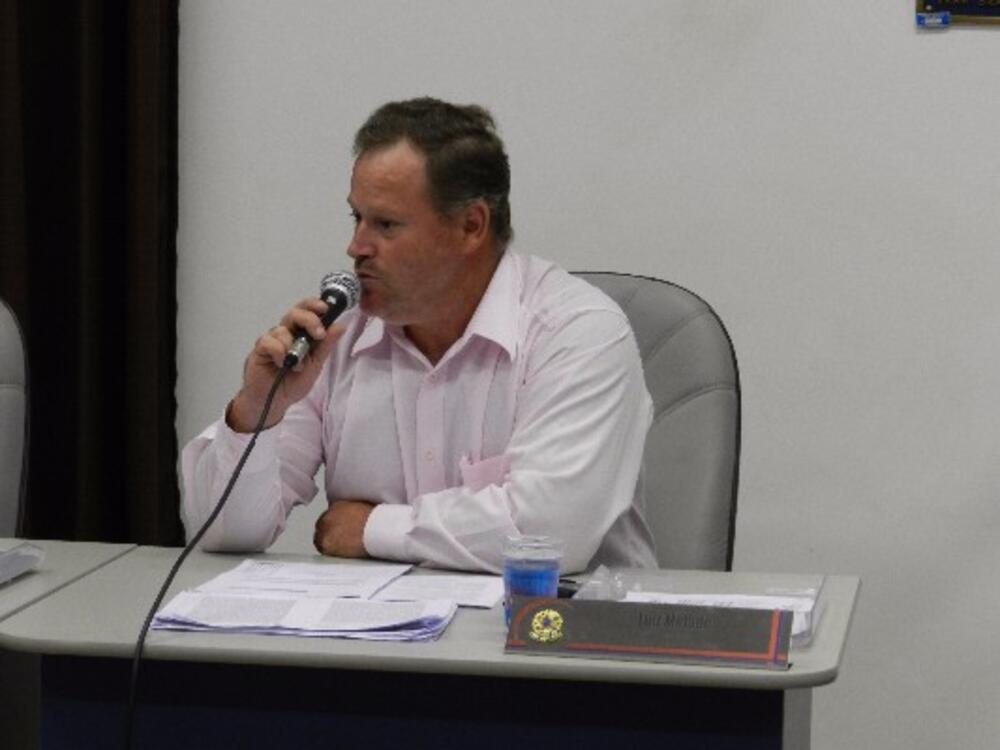VEREADOR LUIZ MELADO SOLICITA ENTREGA DE EPIS PARA FUNCIONÁRIOS DA COLETA DE LIXO