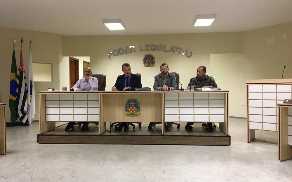 PROJETO QUE REGULAMENTA DISTRIBUIÇÃO DE PANFLETOS É APROVADO