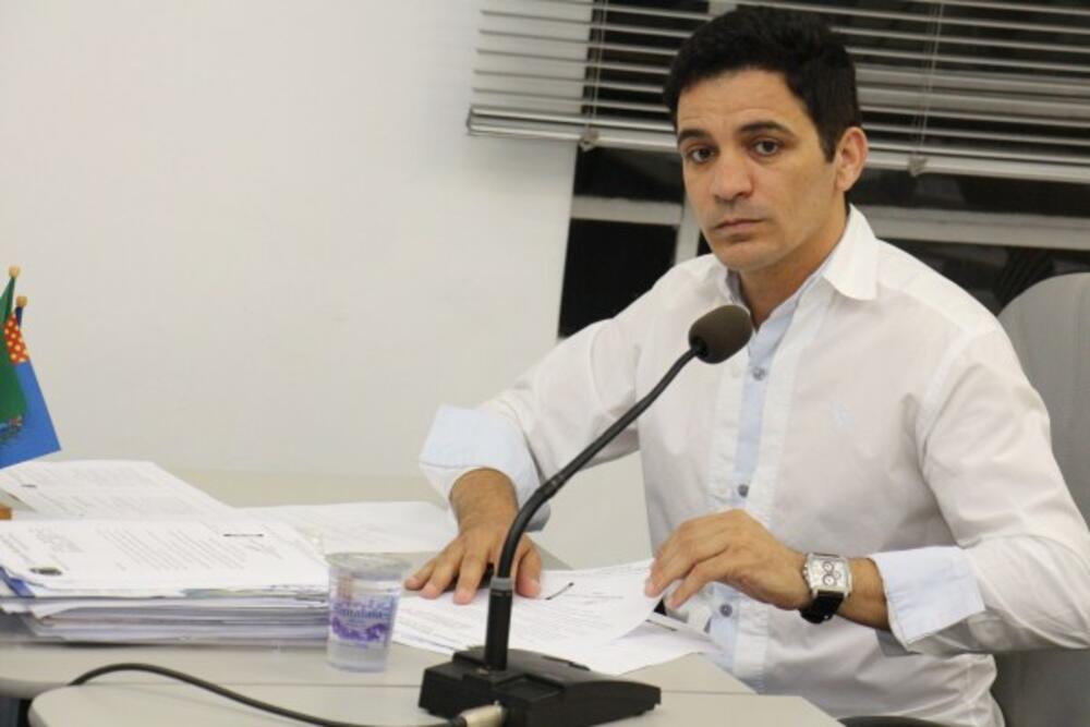 ELIAS CANDEIAS COBRA MELHORIAS NA PISTA DE CAMINHADA DO PORTAL 