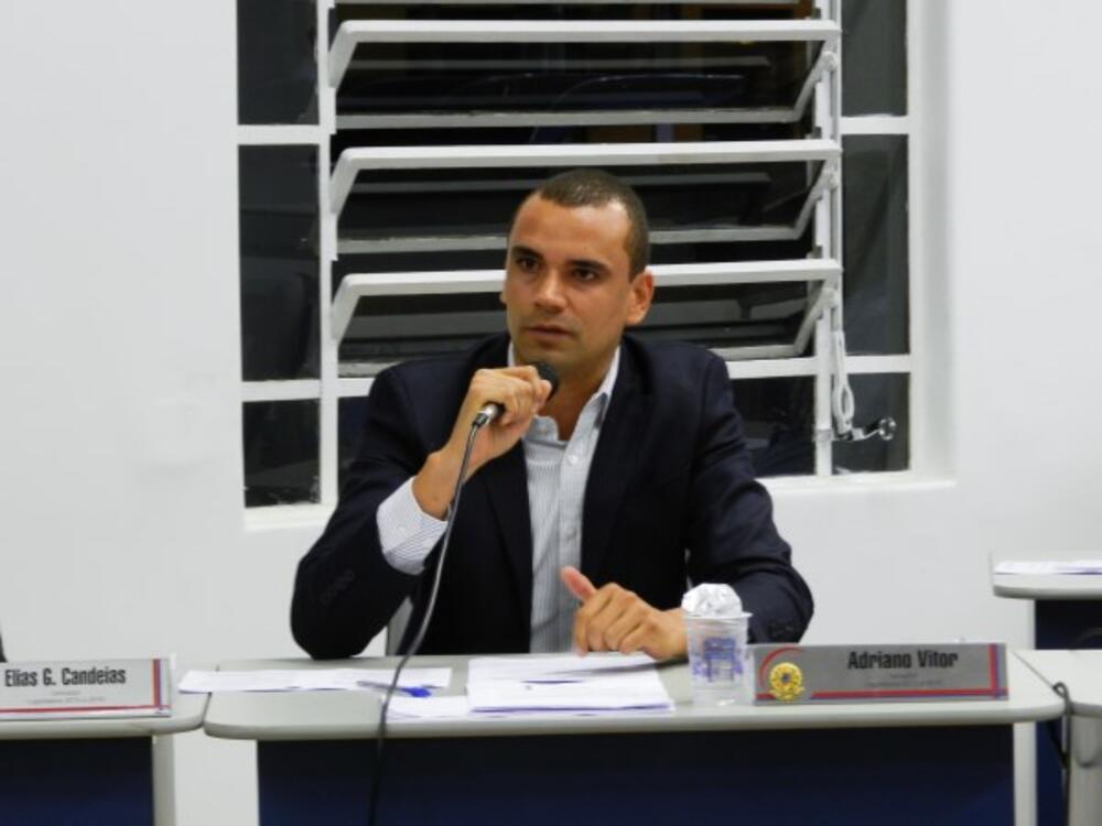 ADRIANO VITOR DEDICA MOÇÃO DE APLAUSOS E CONGRATULAÇÕES A GCMS