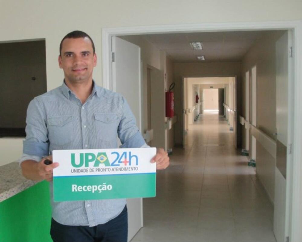 ADRIANO VITOR ACOMPANHA VISITA TÉCNICA DE REPRESENTANTE DO MINISTÉRIO DA SAÚDE NA UPA