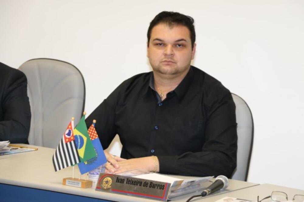 IVAN TEIXEIRA REQUER INFORMAÇÕES SOBRE O FORNECIMENTO DE TONER PARA ESCOLAS MUNICIPAIS